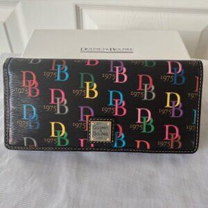 Dooney & Bourke DB75 Multi Slim Wallet